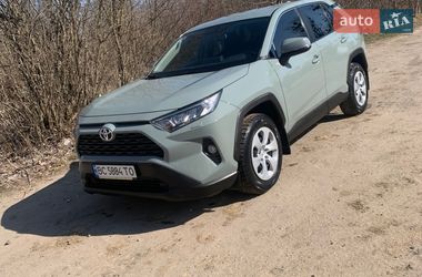 Внедорожник / Кроссовер Toyota RAV4 2020 в Львове