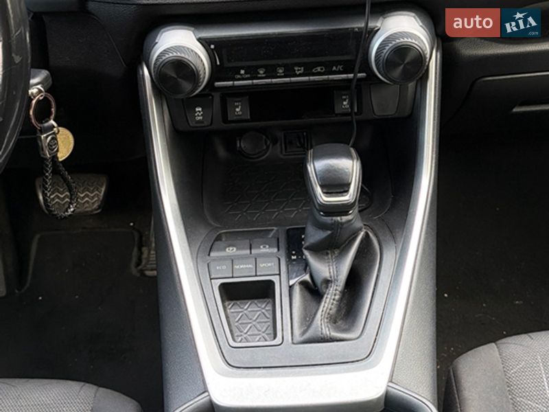 Позашляховик / Кросовер Toyota RAV4 2019 в Чорноморську
