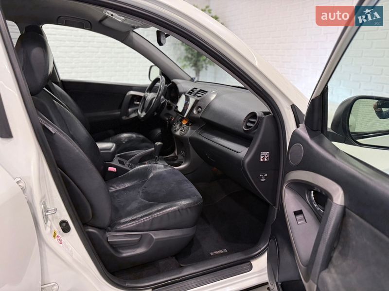 Позашляховик / Кросовер Toyota RAV4 2011 в Одесі