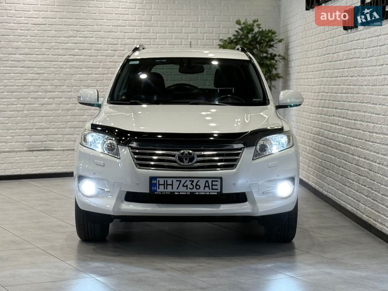 Позашляховик / Кросовер Toyota RAV4 2011 в Одесі