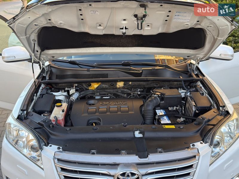 Позашляховик / Кросовер Toyota RAV4 2011 в Одесі