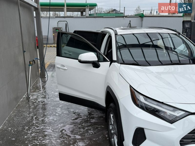 Позашляховик / Кросовер Toyota RAV4 2024 в Миколаєві