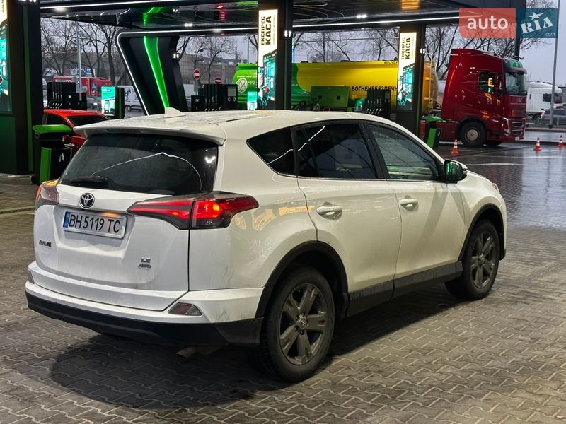 Внедорожник / Кроссовер Toyota RAV4 2016 в Киеве фото 5 Внедорожник / Кроссовер Toyota RAV4 2016 в Киеве