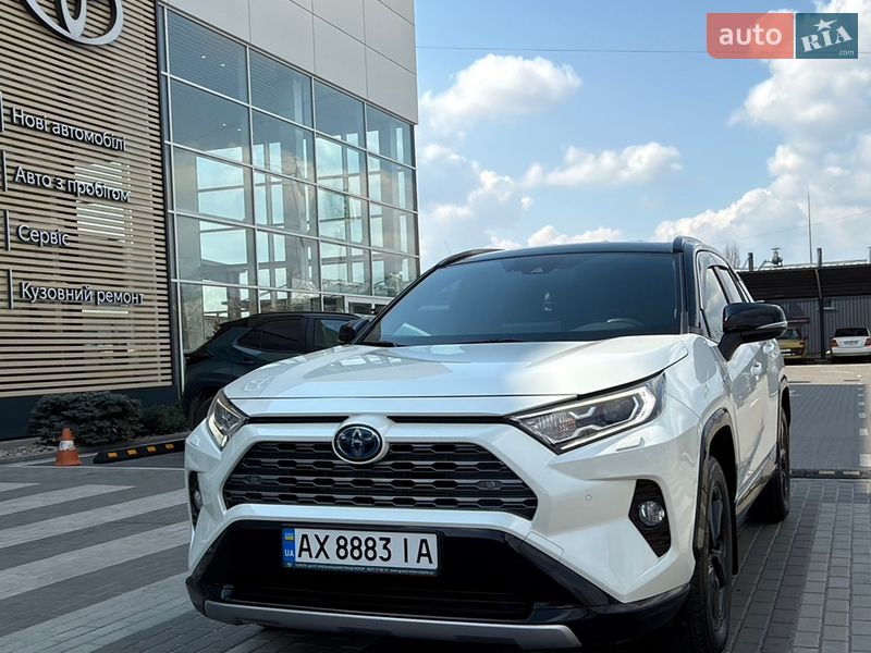 Внедорожник / Кроссовер Toyota RAV4 2020 в Киеве фото 4 Внедорожник / Кроссовер Toyota RAV4 2020 в Киеве
