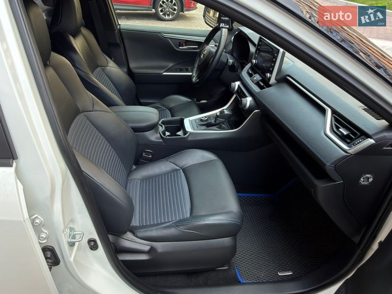 Внедорожник / Кроссовер Toyota RAV4 2020 в Киеве фото 73 Внедорожник / Кроссовер Toyota RAV4 2020 в Киеве