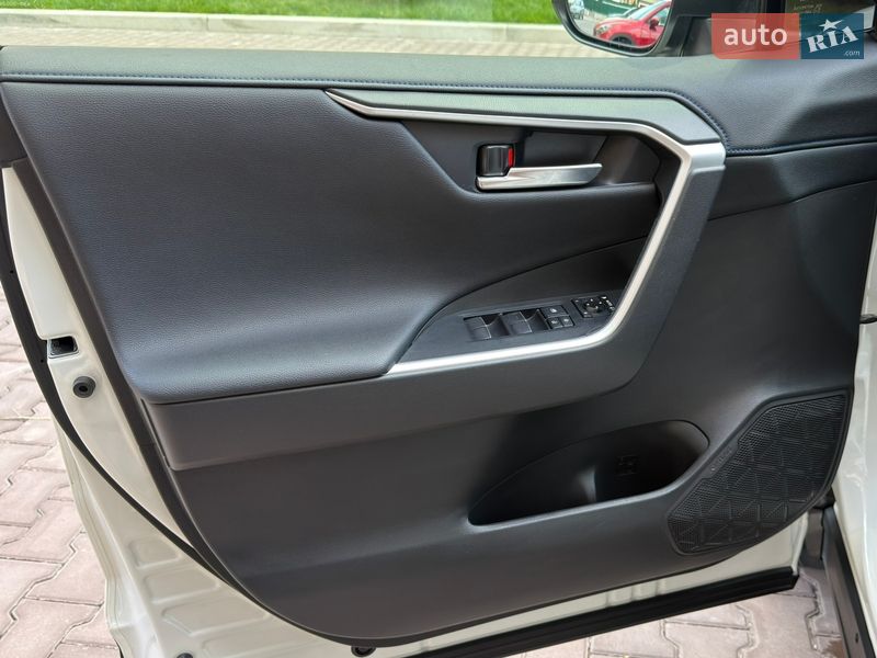 Внедорожник / Кроссовер Toyota RAV4 2020 в Киеве фото 78 Внедорожник / Кроссовер Toyota RAV4 2020 в Киеве