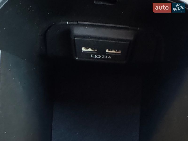 Внедорожник / Кроссовер Toyota RAV4 2020 в Киеве фото 141 Внедорожник / Кроссовер Toyota RAV4 2020 в Киеве