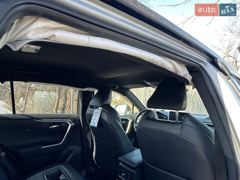 Внедорожник / Кроссовер Toyota RAV4 2019 в Киеве