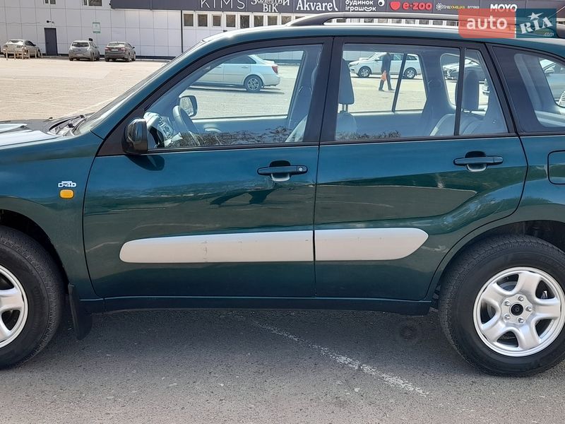 Внедорожник / Кроссовер Toyota RAV4 2003 в Одессе