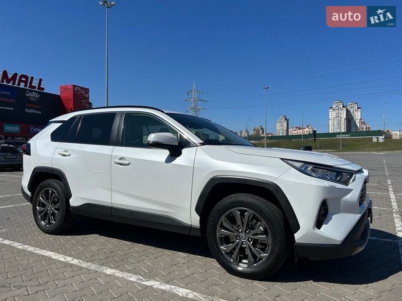 Внедорожник / Кроссовер Toyota RAV4 2023 в Киеве фото 4 Внедорожник / Кроссовер Toyota RAV4 2023 в Киеве