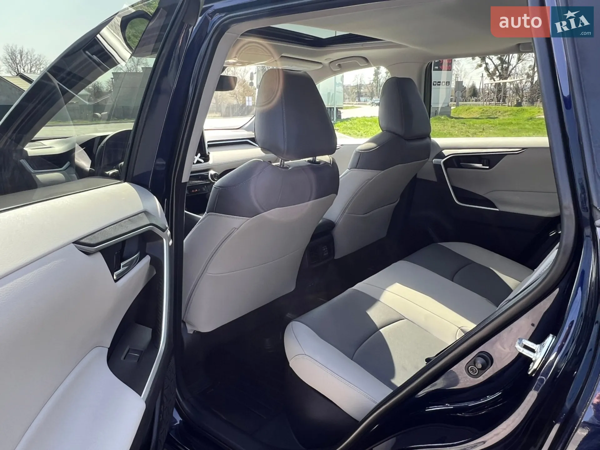 2024 Toyota RAV 4 - мініатюра 17