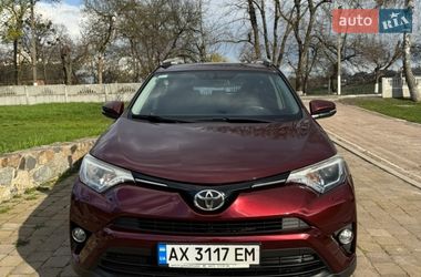 Позашляховик / Кросовер Toyota RAV4 2016 в Харкові