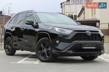 Позашляховик / Кросовер Toyota RAV4 2021 в Рівному