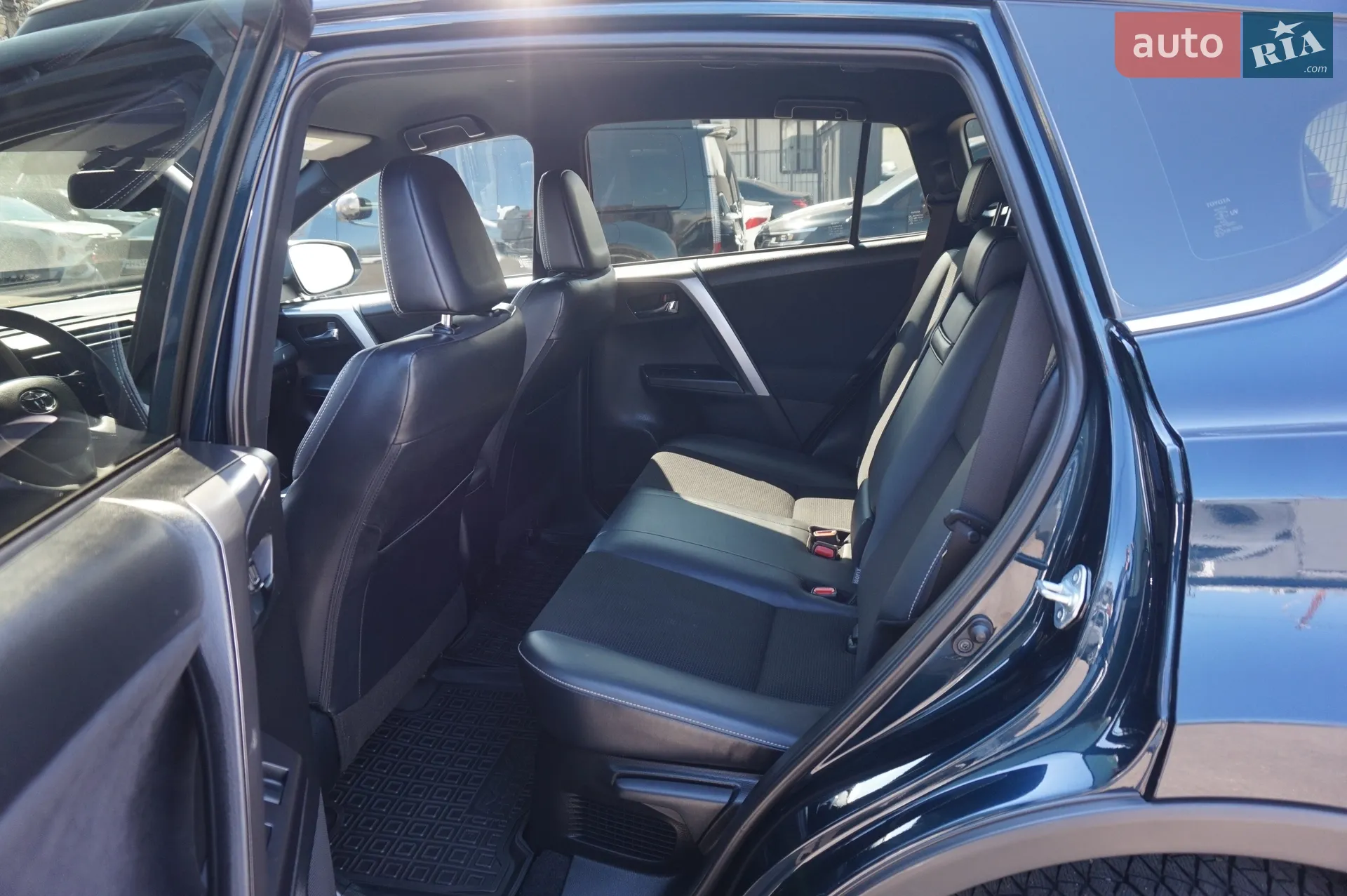2017 Toyota RAV 4 - мініатюра 24