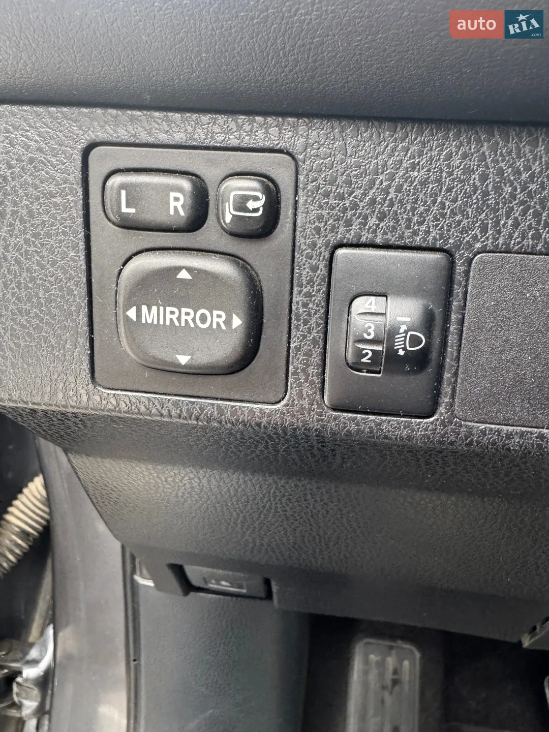 2017 Toyota RAV 4 - мініатюра 24