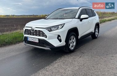 Позашляховик / Кросовер Toyota RAV4 2019 в Черкасах