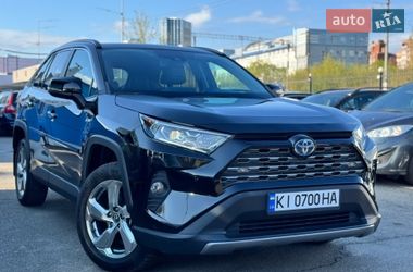 Позашляховик / Кросовер Toyota RAV4 2019 в Києві