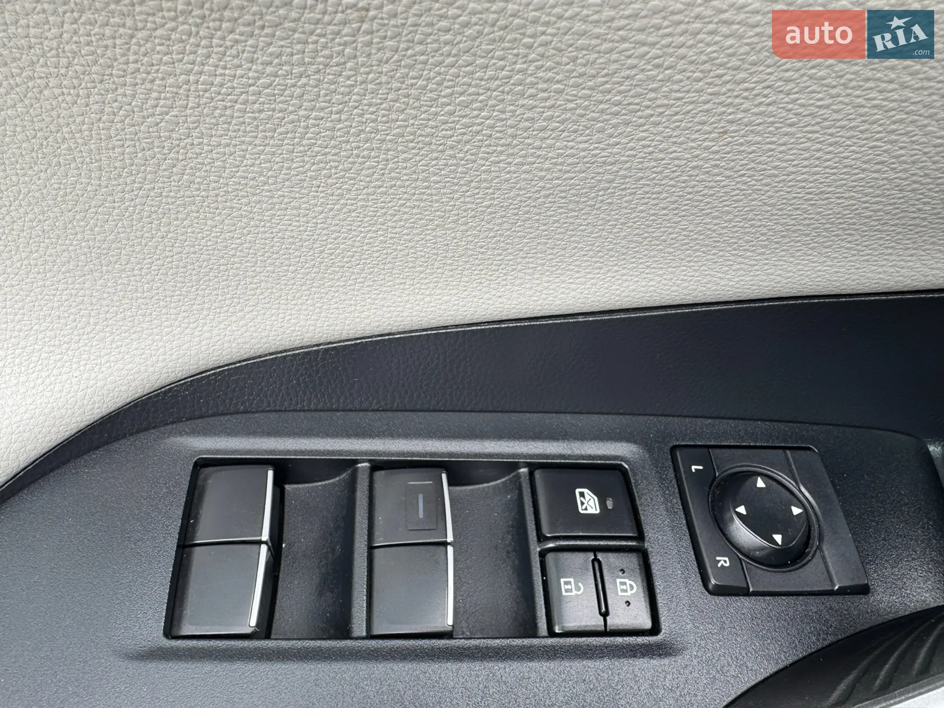 2019 Toyota RAV 4 - мініатюра 67