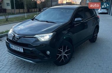 Внедорожник / Кроссовер Toyota RAV4 2016 в Виннице