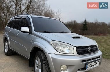 Позашляховик / Кросовер Toyota RAV4 2004 в Львові