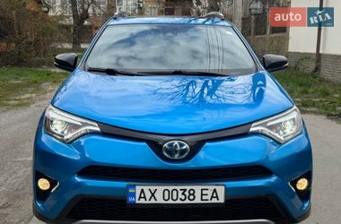 Внедорожник / Кроссовер Toyota RAV4 2017 в Харькове