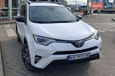 Позашляховик / Кросовер Toyota RAV4 2016 в Києві