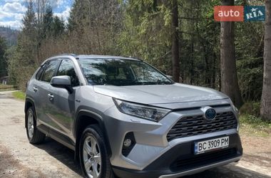 Позашляховик / Кросовер Toyota RAV4 2019 в Львові