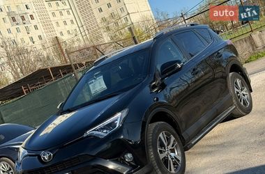 Внедорожник / Кроссовер Toyota RAV4 2017 в Запорожье