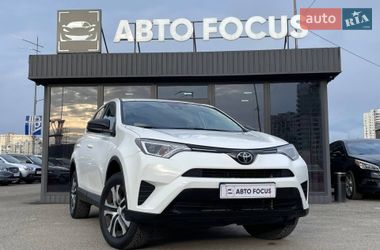 Внедорожник / Кроссовер Toyota RAV4 2017 в Киеве