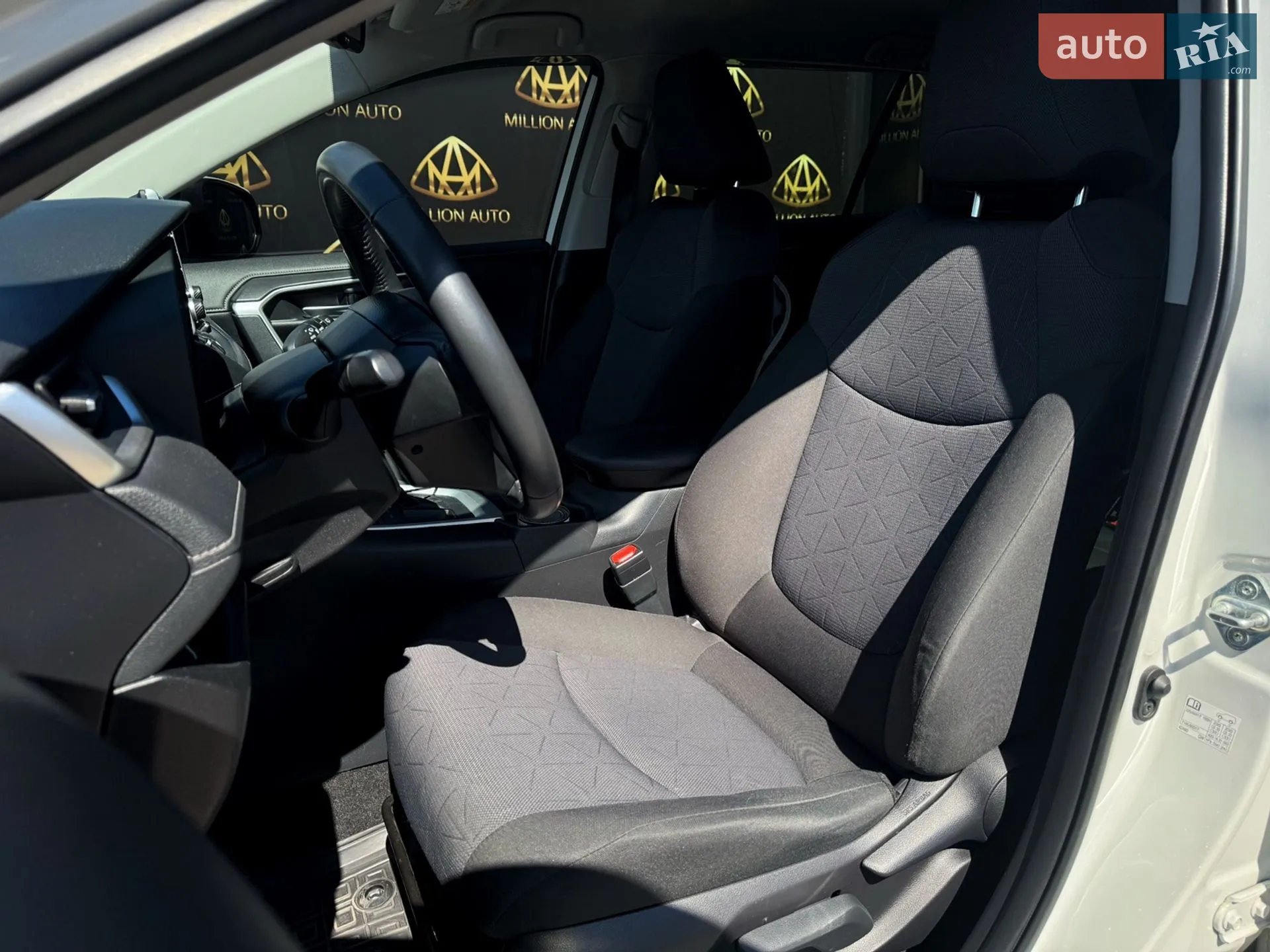 2019 Toyota RAV 4 - мініатюра 10