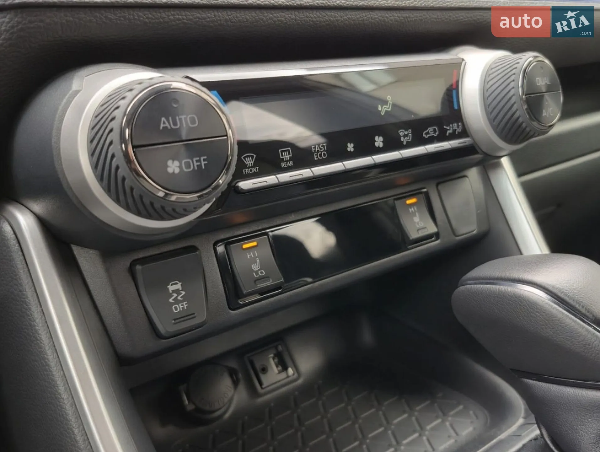 2019 Toyota RAV 4 - мініатюра 17