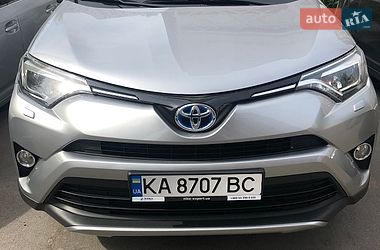 Позашляховик / Кросовер Toyota RAV4 2017 в Києві