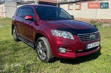 Внедорожник / Кроссовер Toyota RAV4 2010 в Харькове