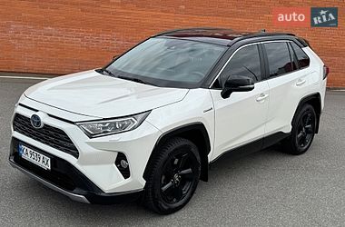 Позашляховик / Кросовер Toyota RAV4 2020 в Києві