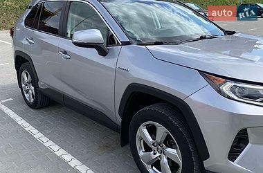 Внедорожник / Кроссовер Toyota RAV4 2020 в Тернополе