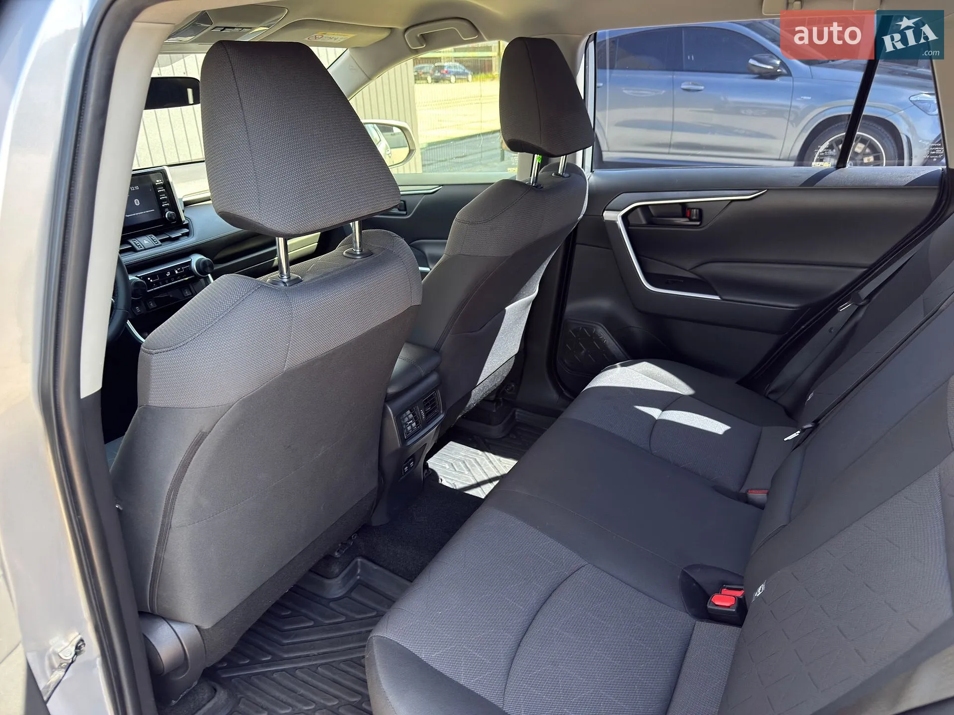 2019 Toyota RAV 4 - мініатюра 18