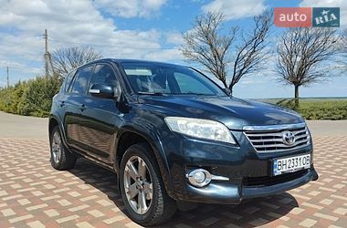 Внедорожник / Кроссовер Toyota RAV4 2011 в Сарате