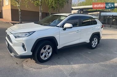 Внедорожник / Кроссовер Toyota RAV4 2020 в Киеве
