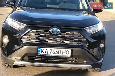 Позашляховик / Кросовер Toyota RAV4 2021 в Києві