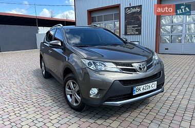 Позашляховик / Кросовер Toyota RAV4 2015 в Костопілі