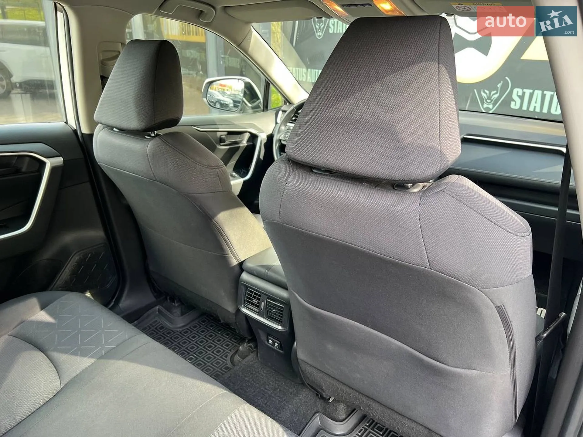 2021 Toyota RAV 4 - мініатюра 31