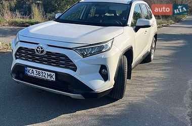Позашляховик / Кросовер Toyota RAV4 2019 в Києві