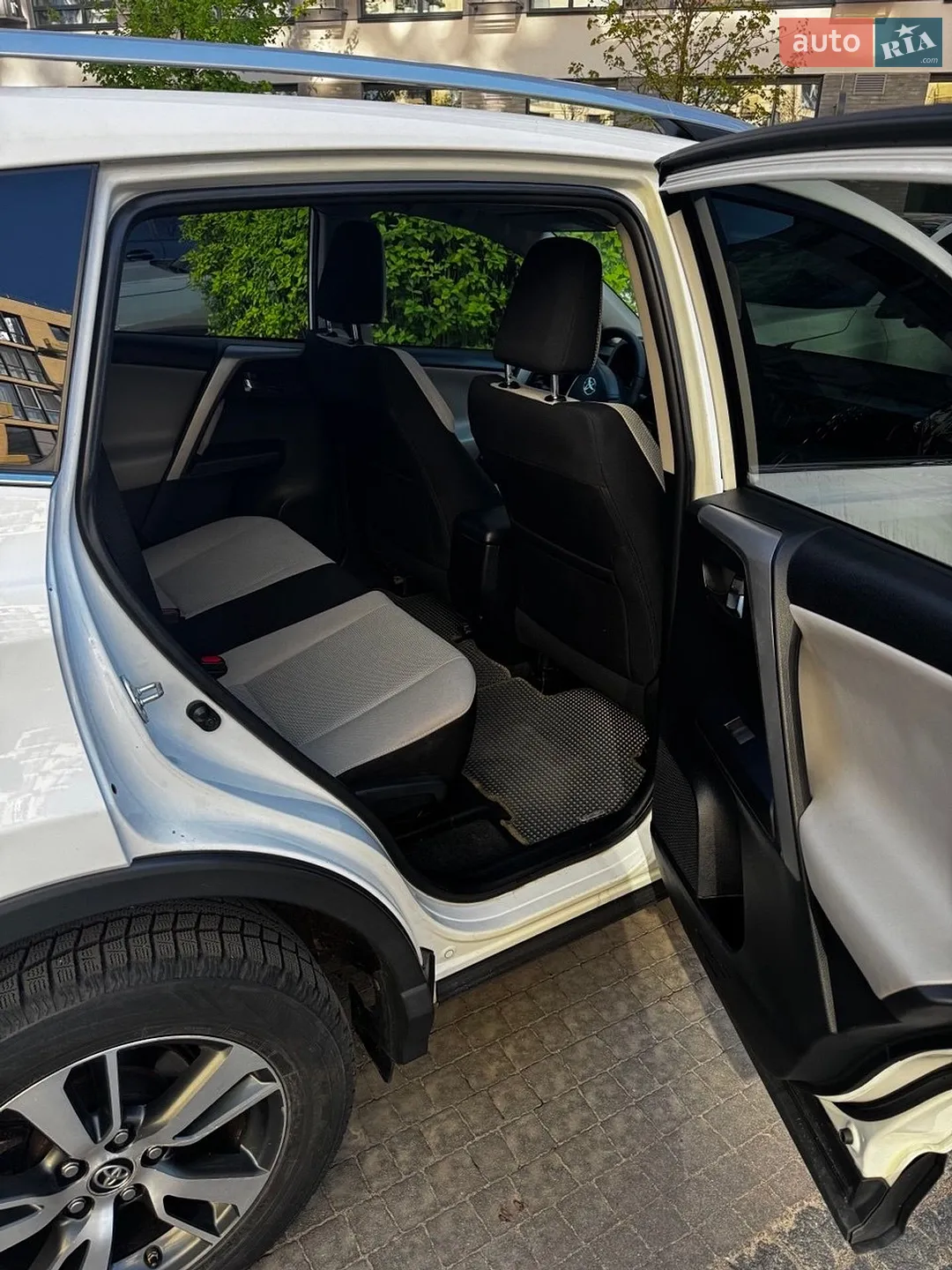 2015 Toyota RAV 4 - мініатюра 10