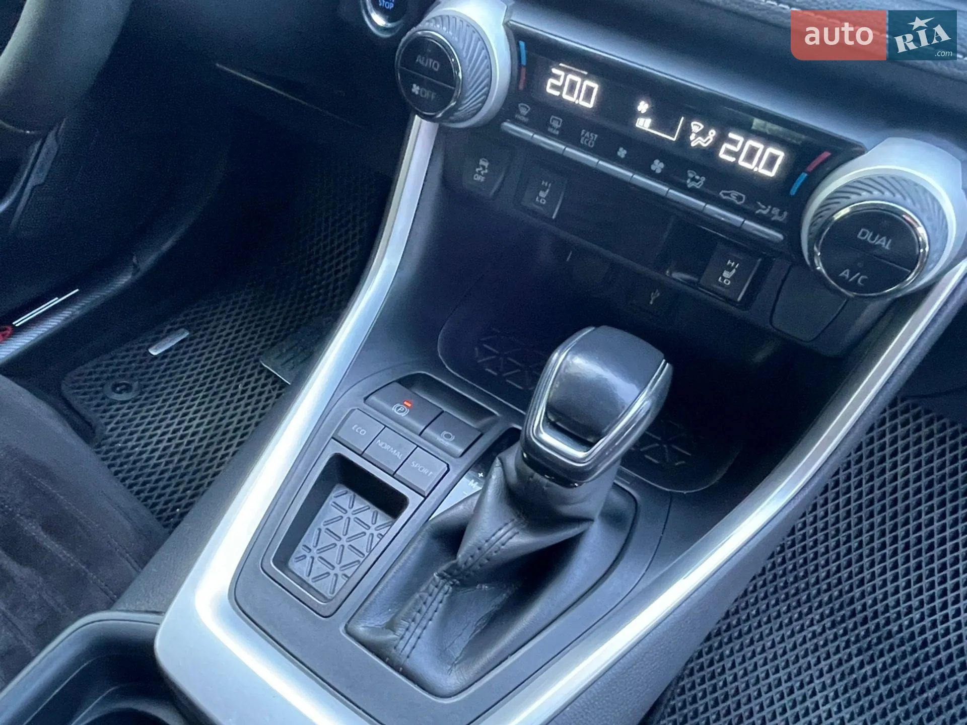 2020 Toyota RAV 4 - мініатюра 25