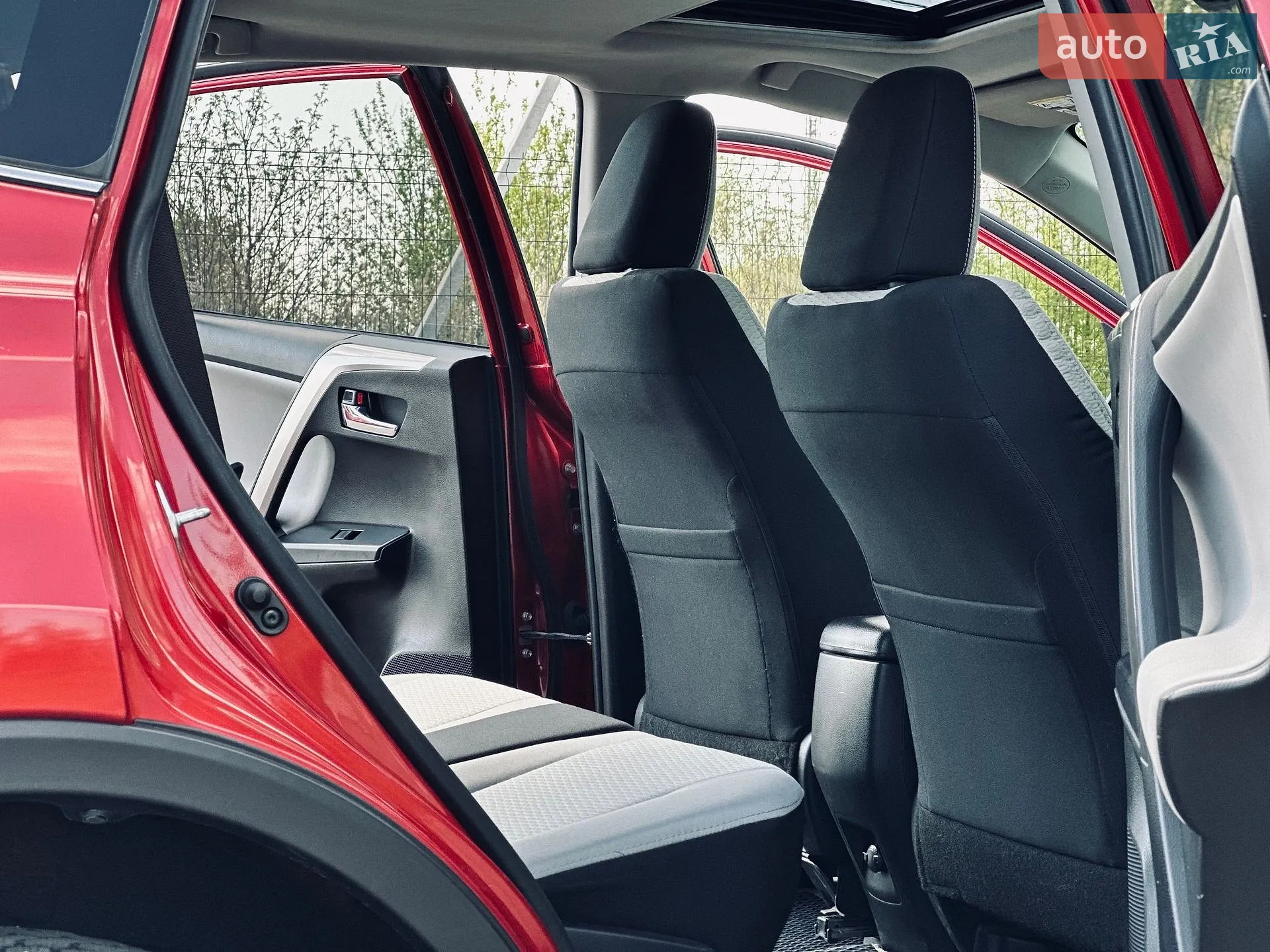 2016 Toyota RAV 4 - мініатюра 12