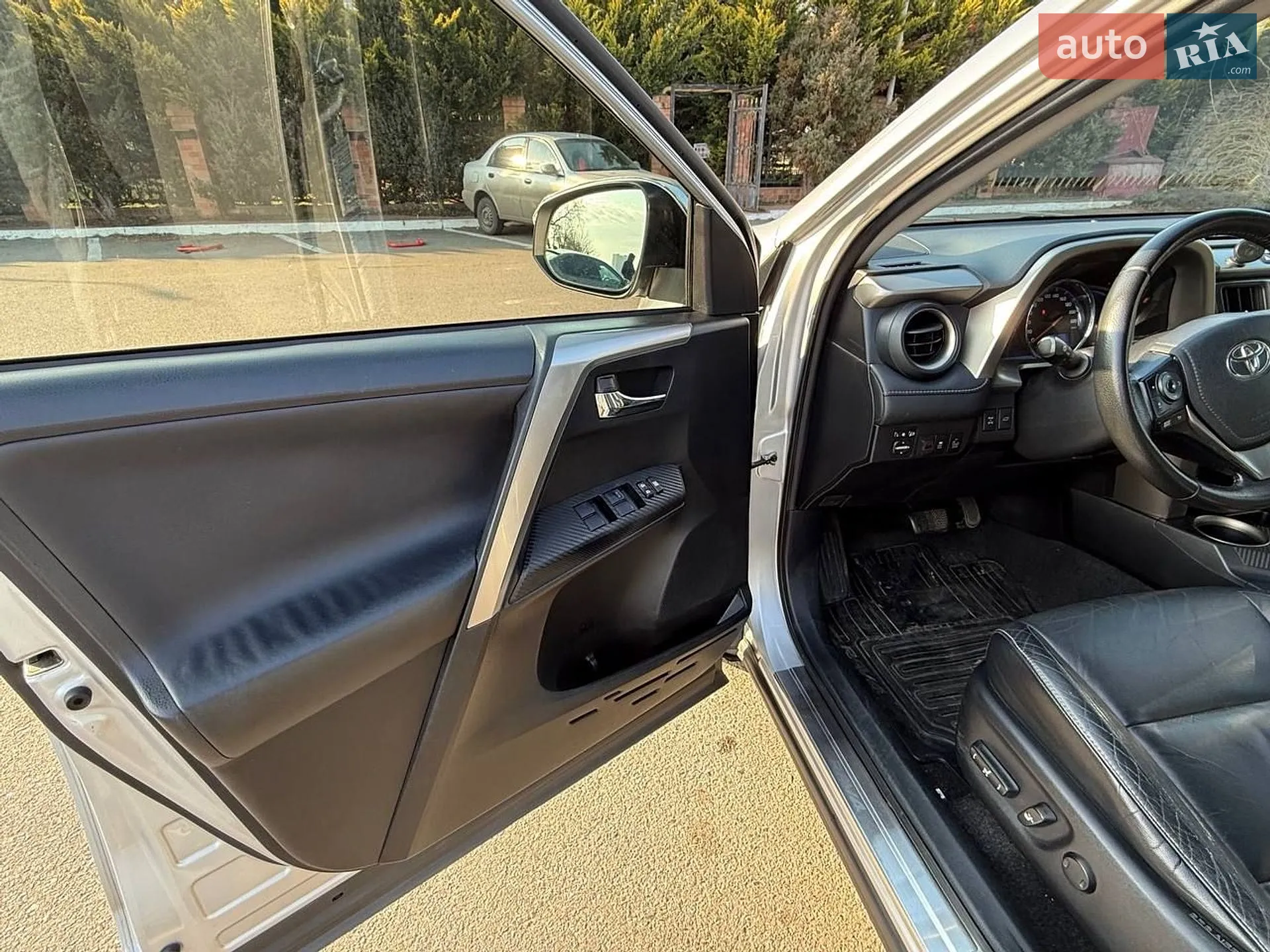 2014 Toyota RAV 4 - мініатюра 18