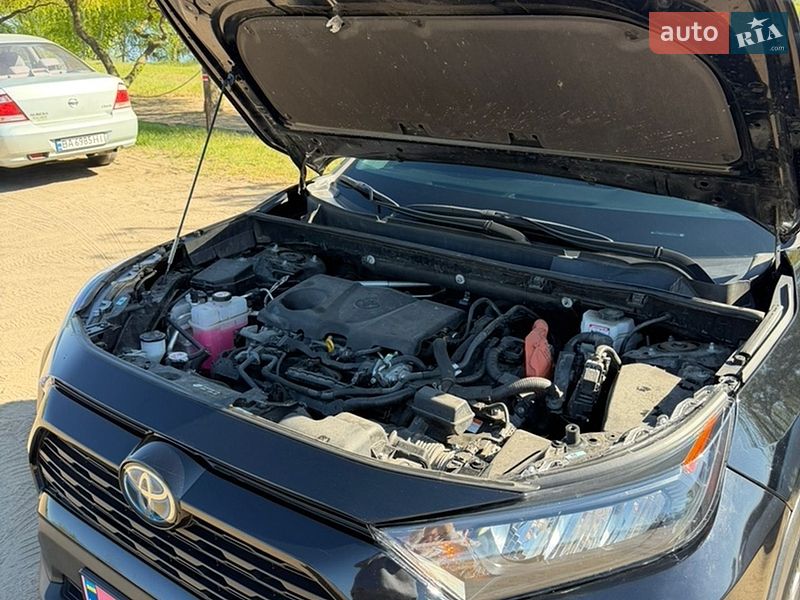 Внедорожник / Кроссовер Toyota RAV4 2022 в Гайвороне