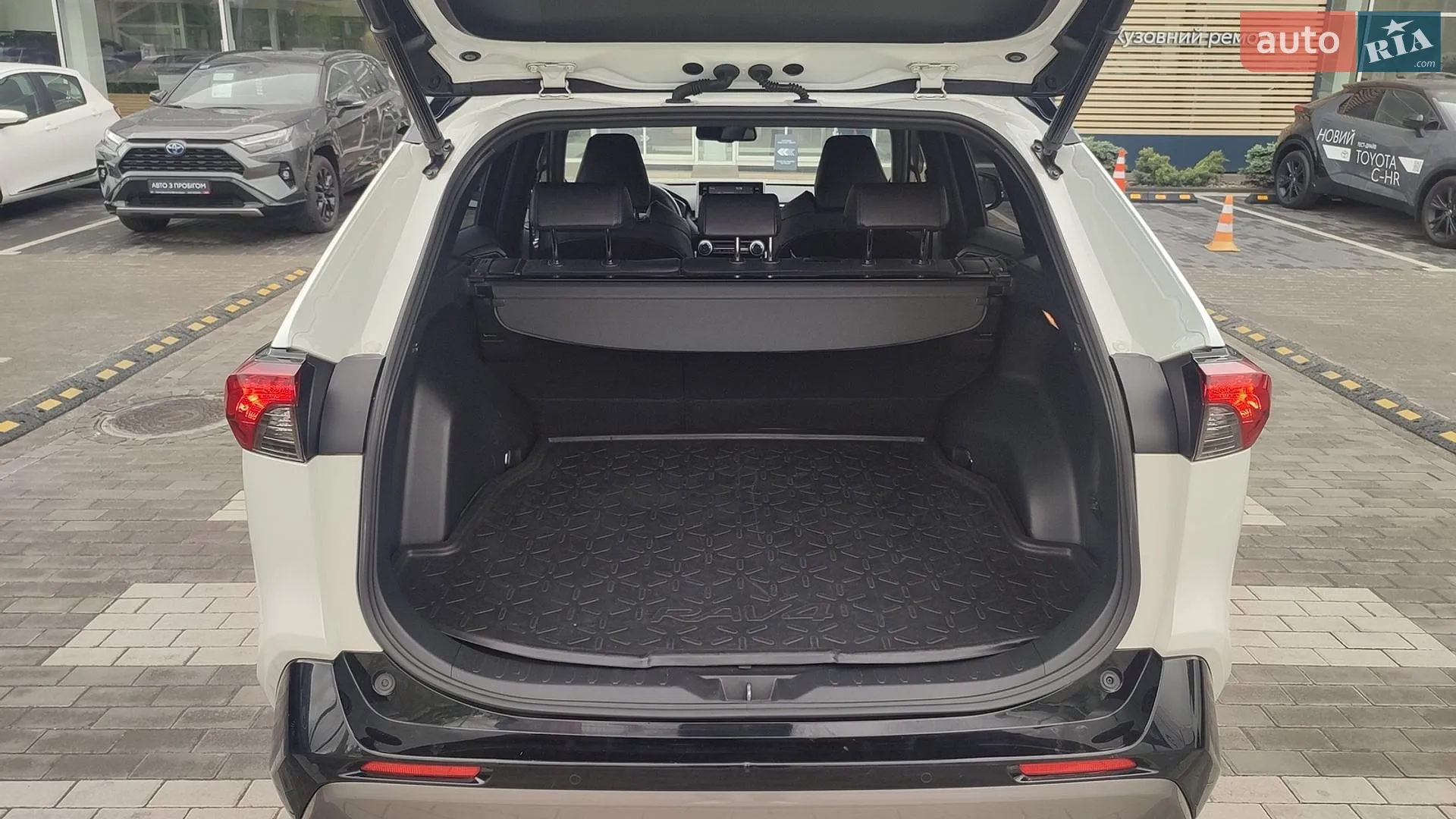 2019 Toyota RAV 4 - мініатюра 10