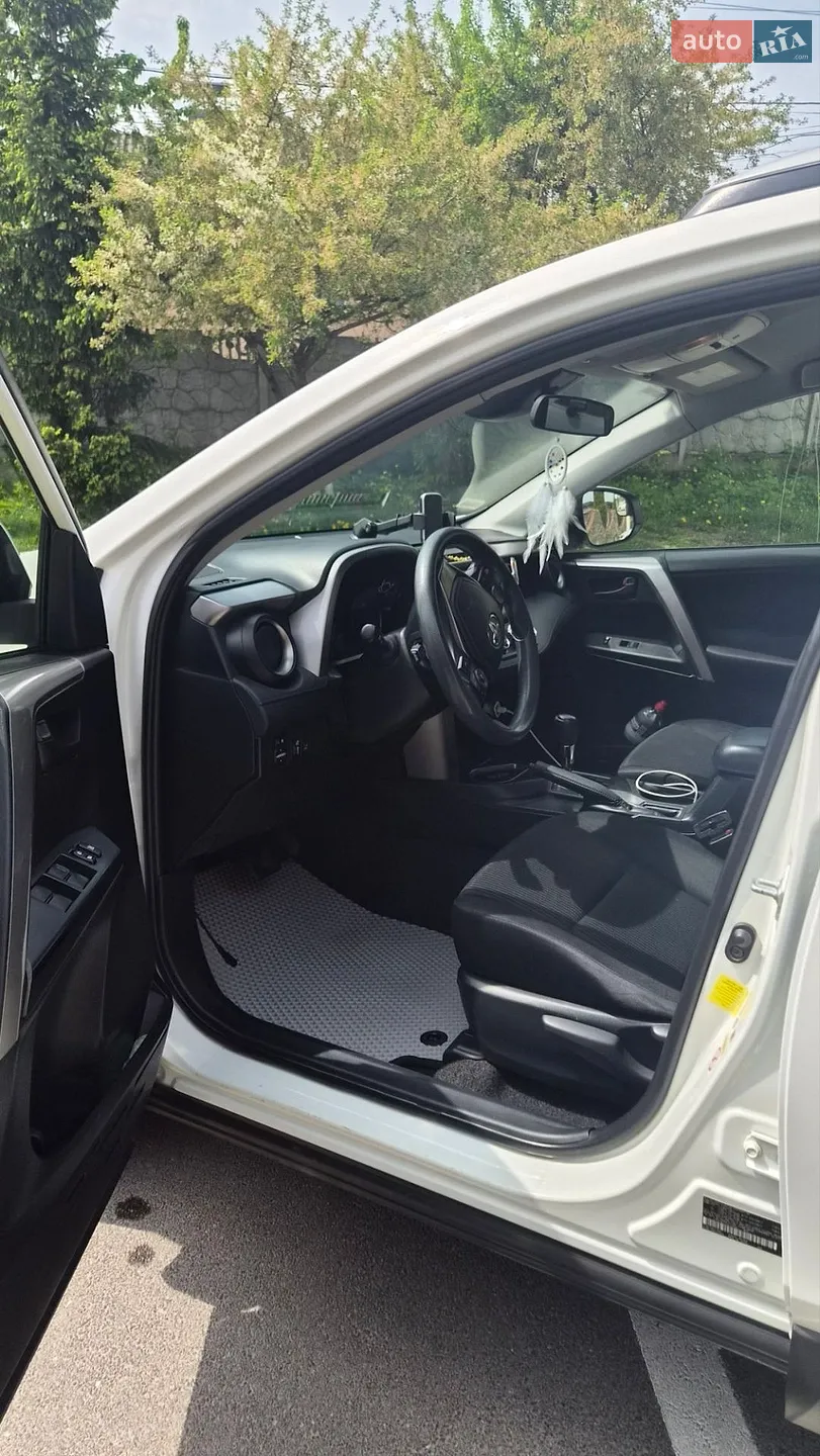 2017 Toyota RAV 4 - мініатюра 6