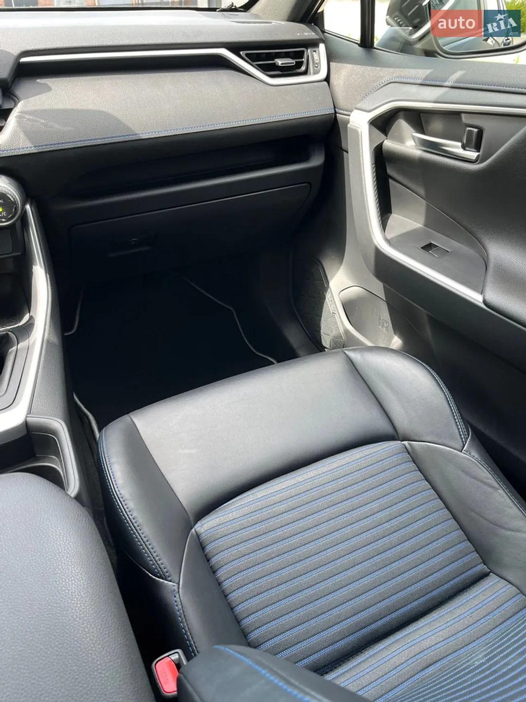 2019 Toyota RAV 4 - мініатюра 9